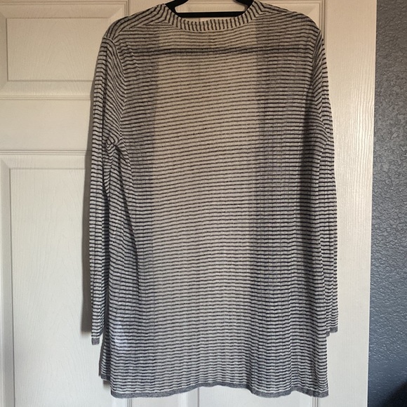 Eileen Fisher Light sweater size Small. Black&White - Picture 5 of 9
